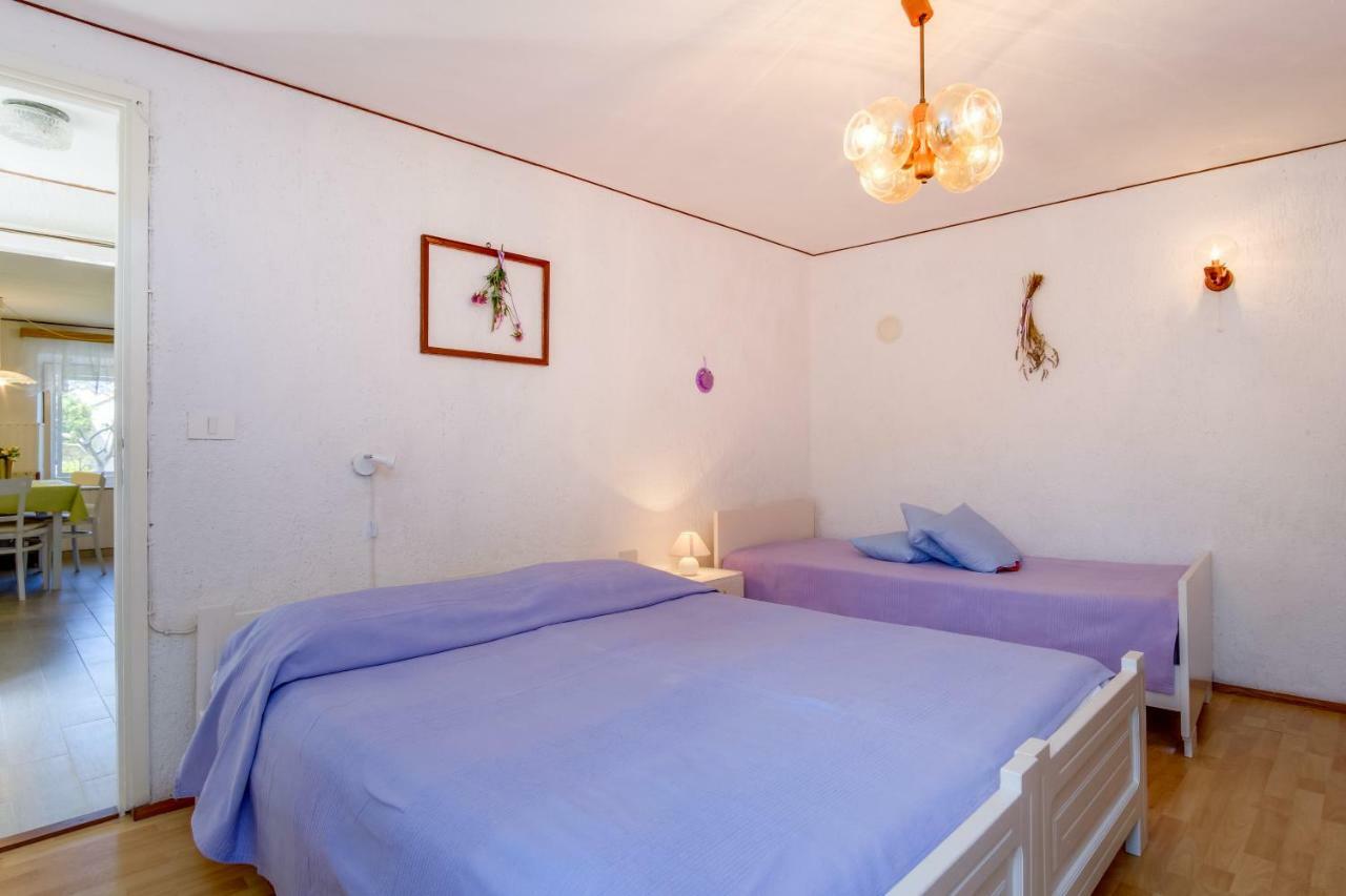 Apartment Carmen เวลิโลชิน ภายนอก รูปภาพ